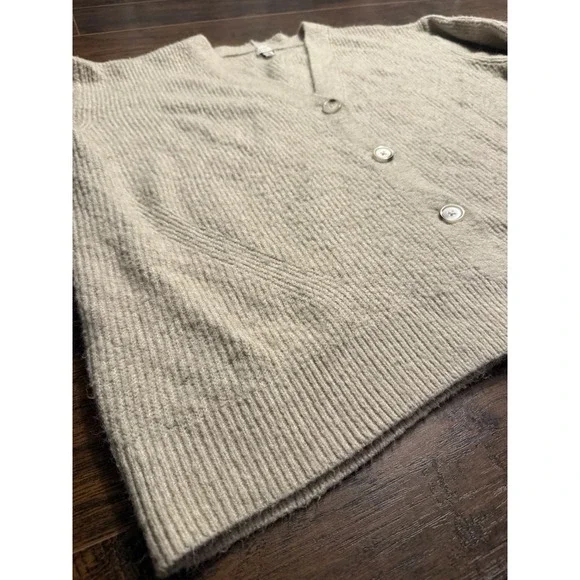 New Day 2X Oatmeal Rib Knit Cardigan Button Front Cozy Sweater Plus Size Neutral - Picture 2 of 5